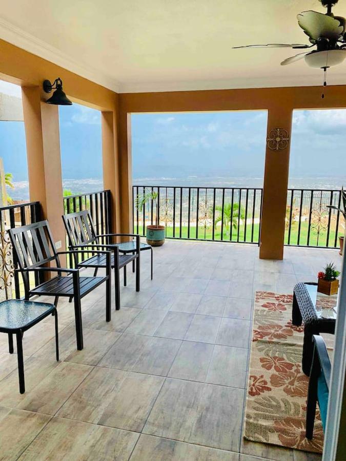 Bella Vista Villa Kingston Exterior photo