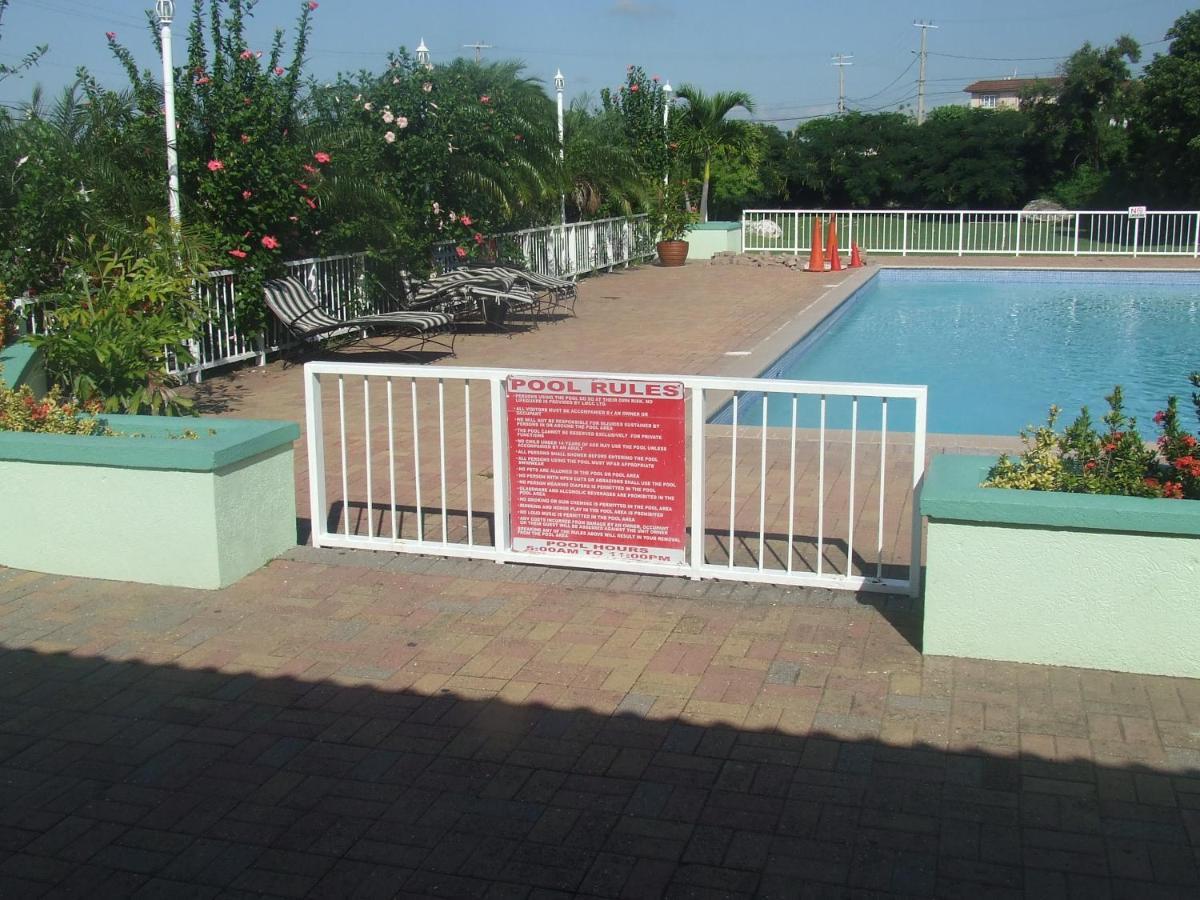 Bella Vista Villa Kingston Exterior photo